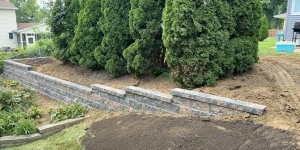 Retaining wall install in Moline, Illinois
