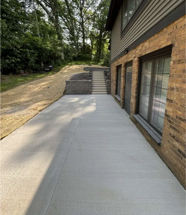 Mid-range hardscaping costs in Quad Cities.
