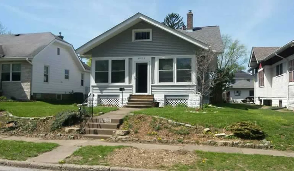 Front yard before the landscape visualizer redesign